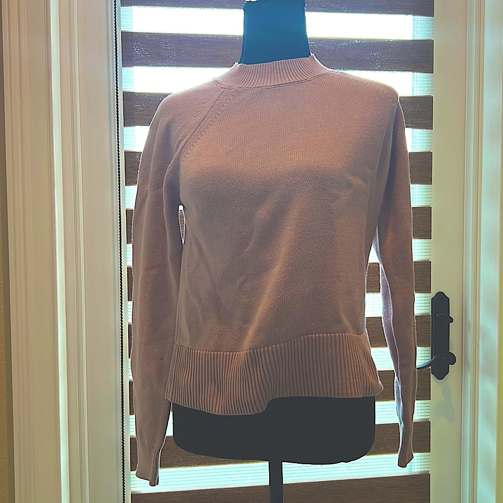 Daily ritual sweater. Great condition